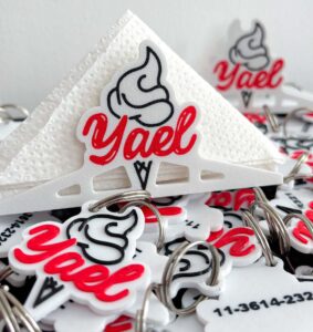 yael-merchandising-llaveros-impresion-3d-personalizados